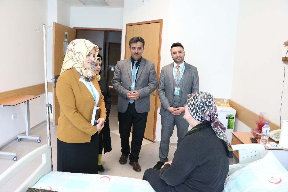 Din görevlilerinden hastalara manevi destek 