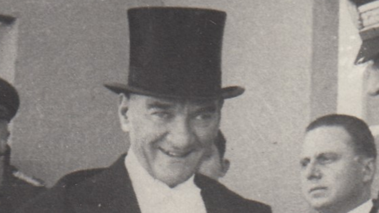 Din karşıtlığı yapacaklar diye işkembeden salladılar! M.Kemal dahil bir tane hilafetle ilgili söz gösterin