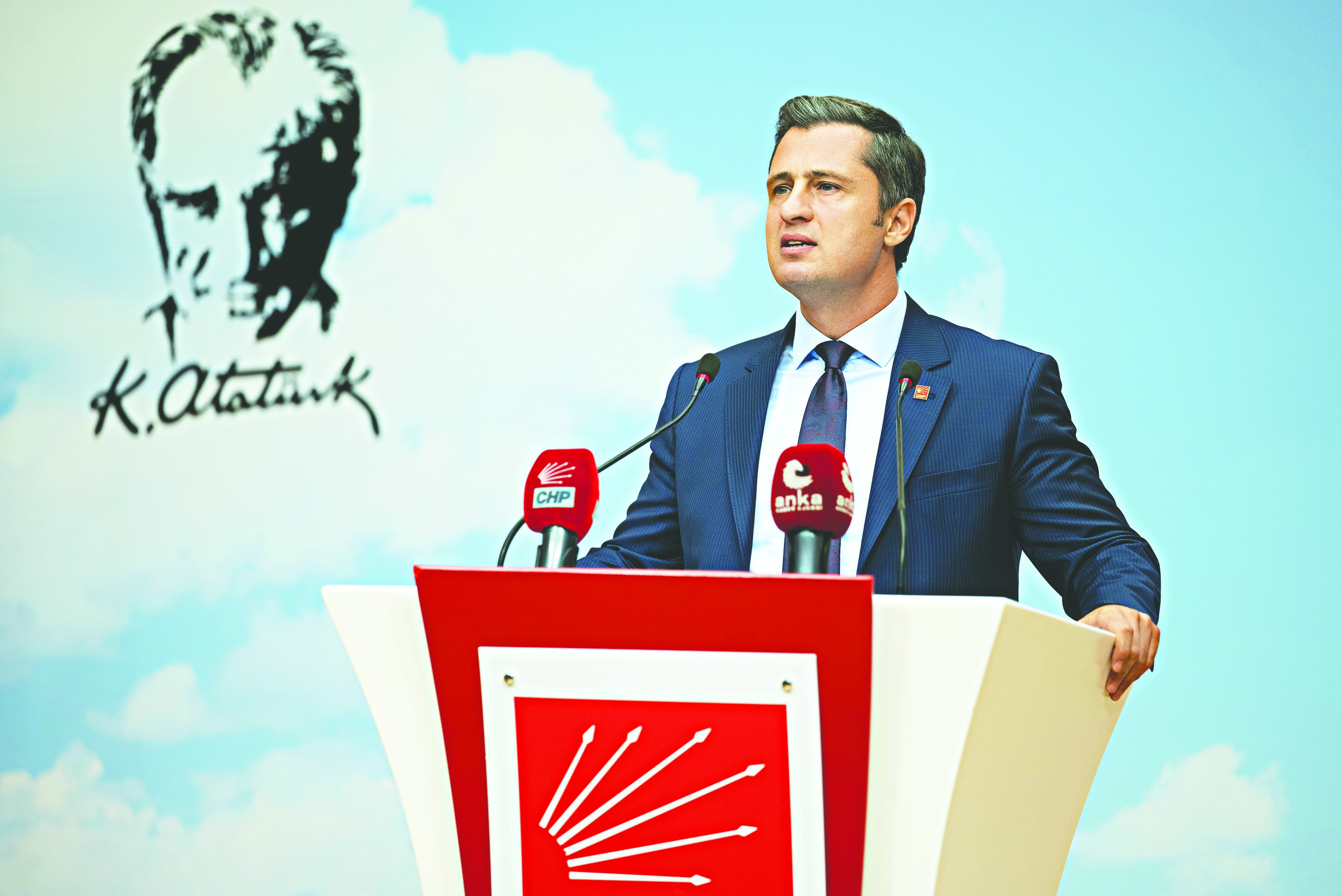 ‘Dine hakaret edenlerle, İsviçre’de, Danimarka’da Kur’an-ı Kerim ve Türk Bayrağı yakanlar aynı hesabın adamlarıdır!’ Laikliğiniz batsın