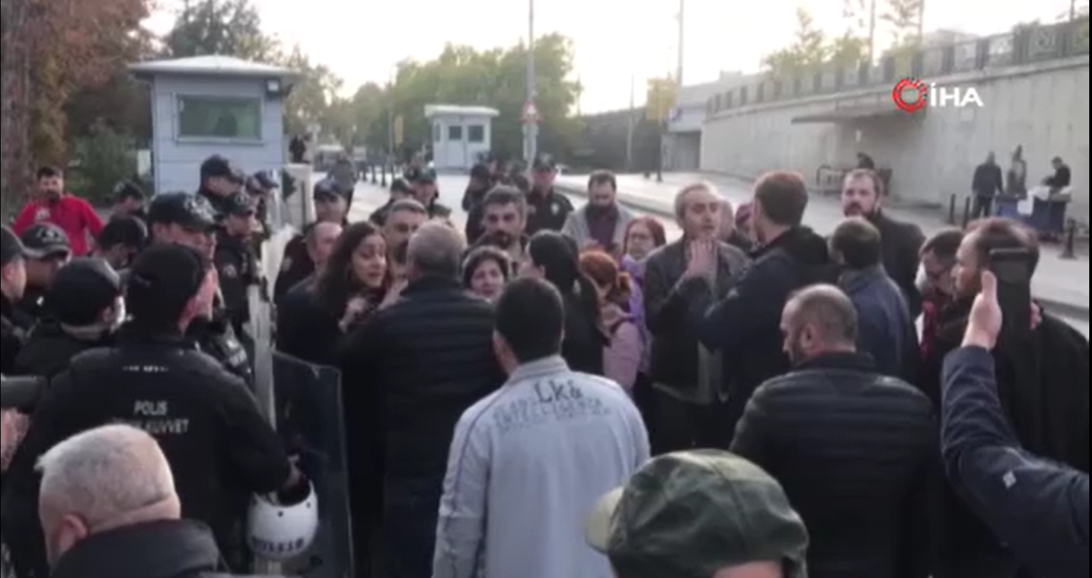 Dingo'nun ahırı mı sandınız? TTB üyelerinden provokasyon