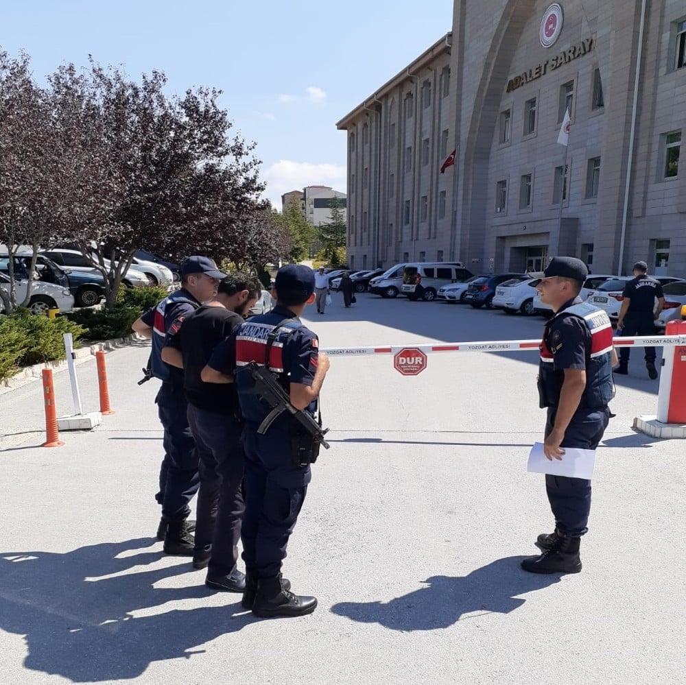 Dini nikahlı eşini bıçakla yaralayan kişi tutuklandı 