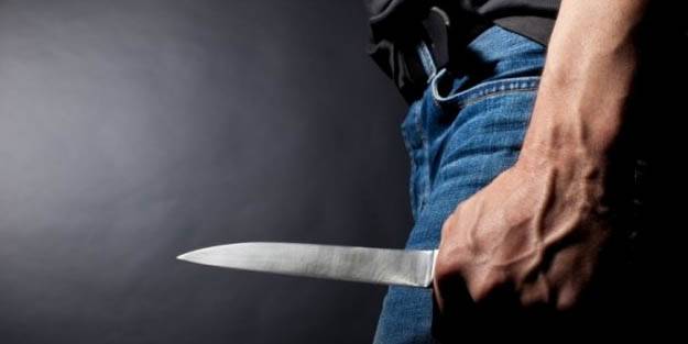 Dini nikahlı eşini bıçakladı