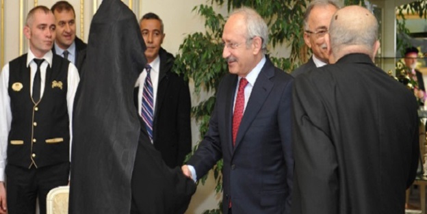 Dini ve ruhani liderlerle bir araya geldi