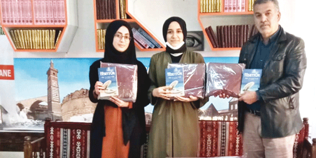 Dinimi öğreniyorum, başımı örtüyorum!