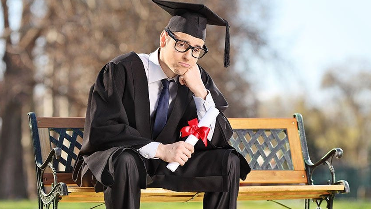 'Diplomalı işsizler ve vasıfsızlar ordusu'