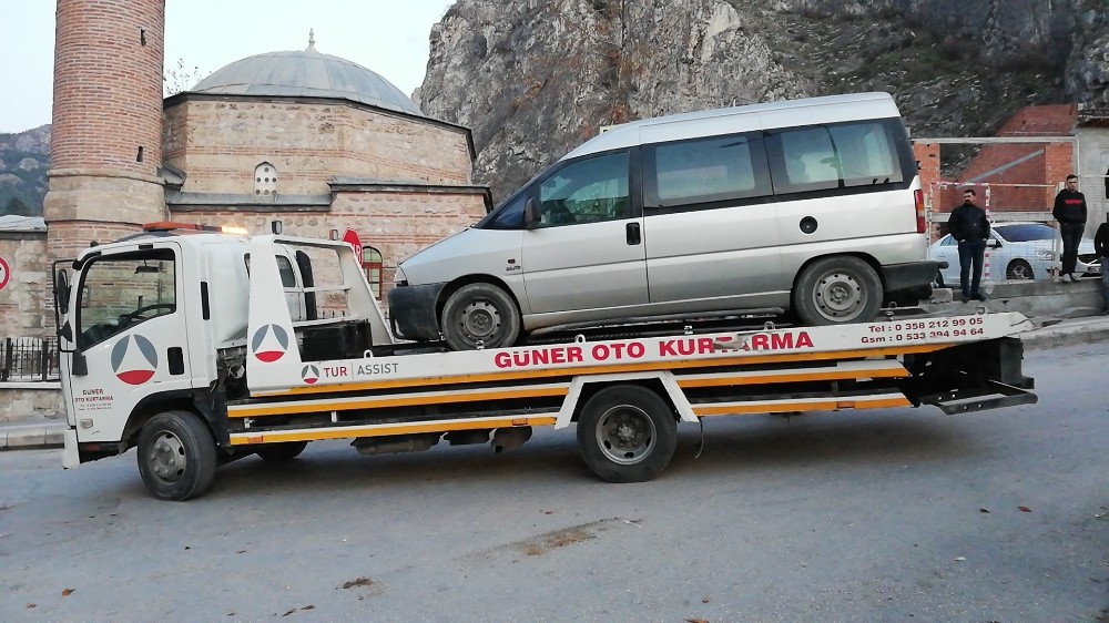 Direksiyon başında fenalaşan sürücü hayatını kaybetti 