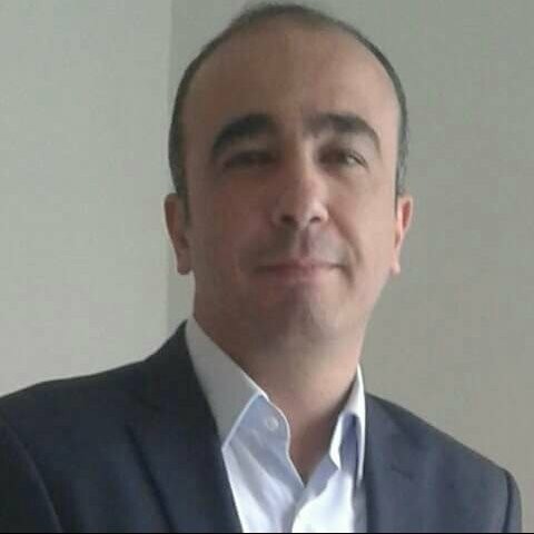 Direksiyon başında kalp krizi geçiren öğretmen hayatını kaybetti 
