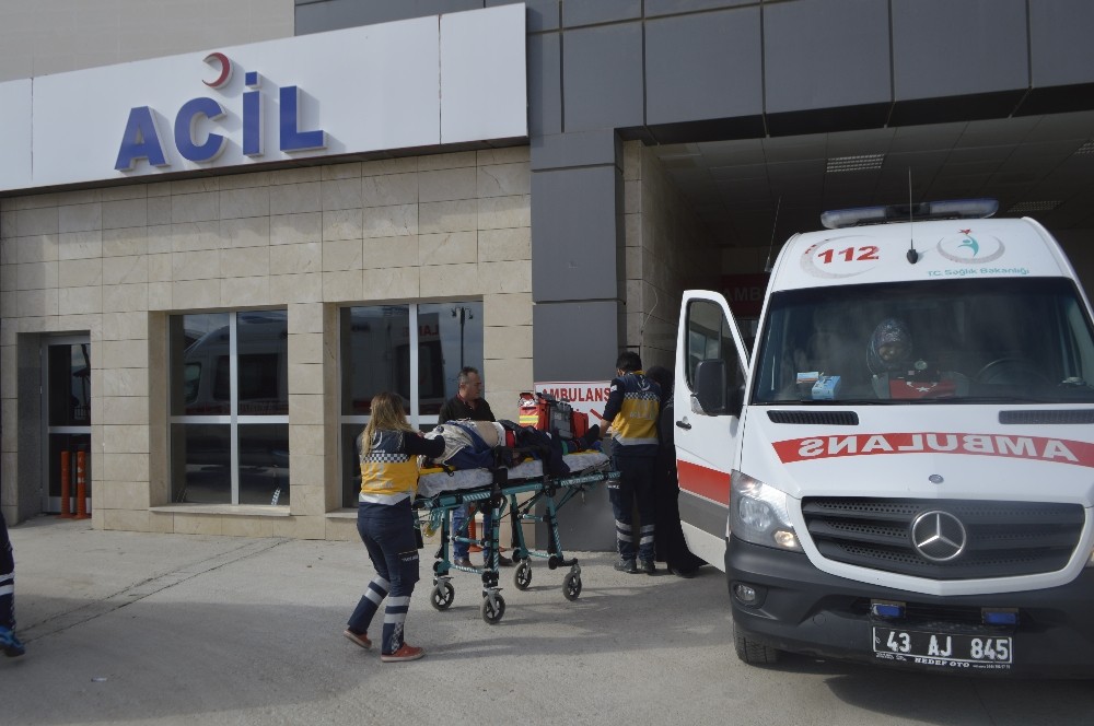 Direksiyon başında kalp krizi geçiren sürücü 3 araca çarptı 