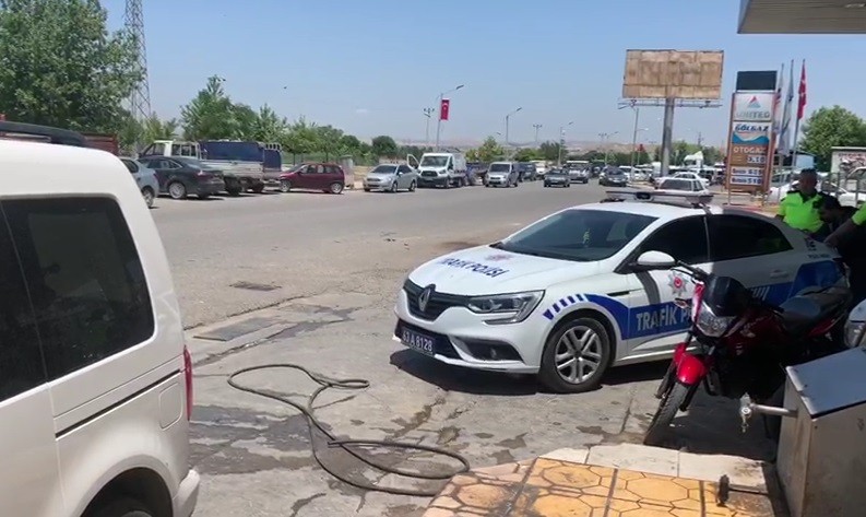 Direksiyon başında kalp krizi geçiren sürücü hayatını kaybetti 