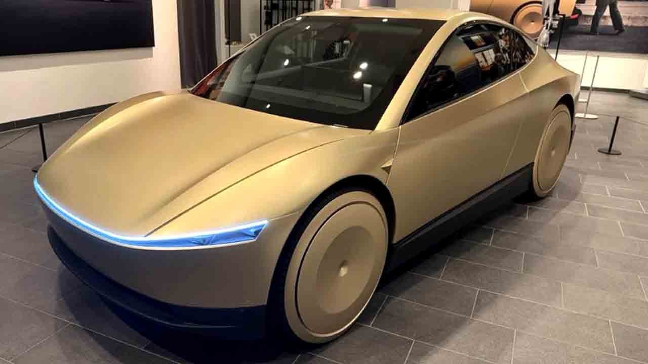 Direksiyonsuz araç gündemde: Tesla’nın Cybercab’i hatlardan indi