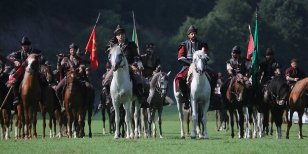 Diriliş Ertuğrul ve Kuruluş Osman'dan sonra büyük başarı! Vizyona girmeden rekor kırdı