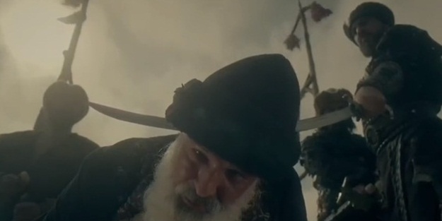 Diriliş Ertuğrul'da hainin kellesi alındı