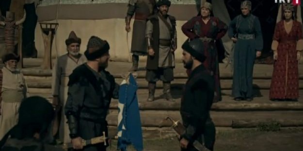 Diriliş Ertuğrul'da olay bayrak sahnesi!