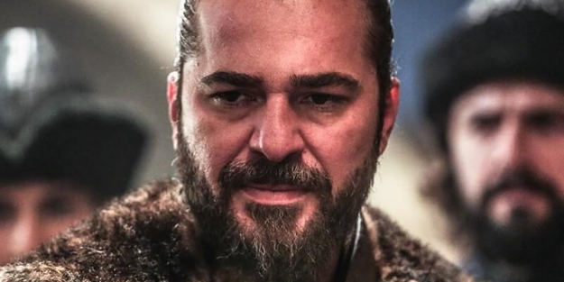 Diriliş Ertuğrul'un Ertuğrul Gazi'si Engin Altan Düzyatan, En İyi Uluslararası Oyuncu seçildi