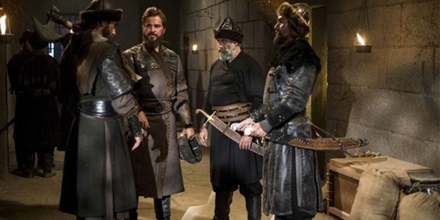 Diriliş Ertuğrul'da 2 ayrılık birden!