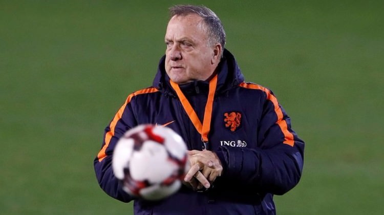 Dirk Advocaat Hollanda Milli Takımı'nı bırakıyor