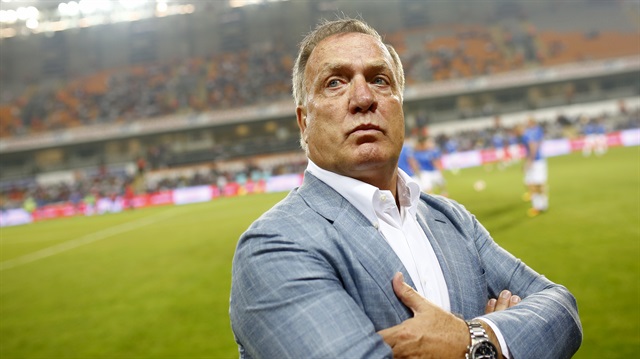 Dirk Advocaat Hollanda'da kampa girdi
