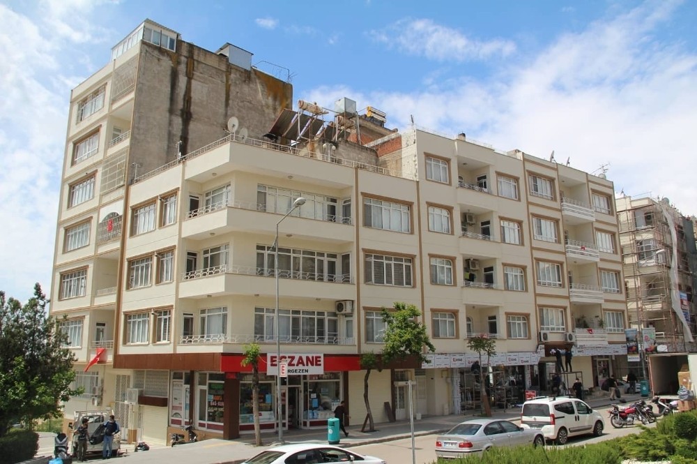 Dış cephe kaplama çalışmaları sürüyor 