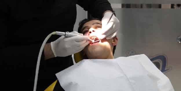 Diş çürümelerinin yüzde 85'i aşırı şeker! Çürük diş ağrısına ne iyi gelir?