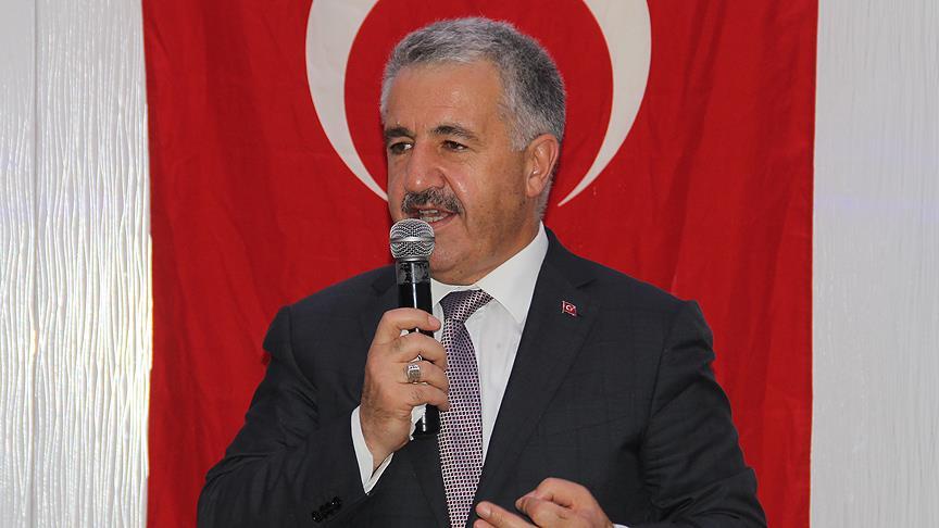 'Dış düşmanlar bizi küçültmek için her türlü hareketi yapıyorlar'