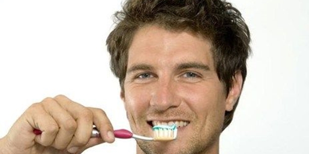 Diş fırçası seçerken nelere dikkat etmek gerekir?