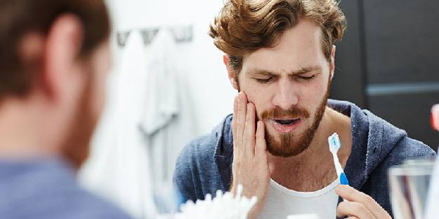 Diş hassasiyeti neden olur? Soğukta sızlayan dişlerin nedenleri