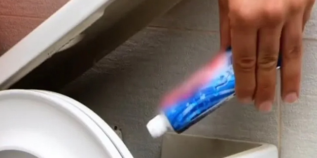 Diş macununu sifonun içine atarsanız ne olur? Evde, iş yerinde, tuvalet ve banyo temizliği için formül burada