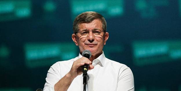 Dış politikada felakete sürükleyen Davutoğlu: Hükümet beni dinlemiyor