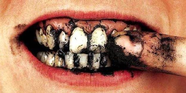Dişinizi 3 dakika kömürle fırçalayın sonuca inanamayacaksınız