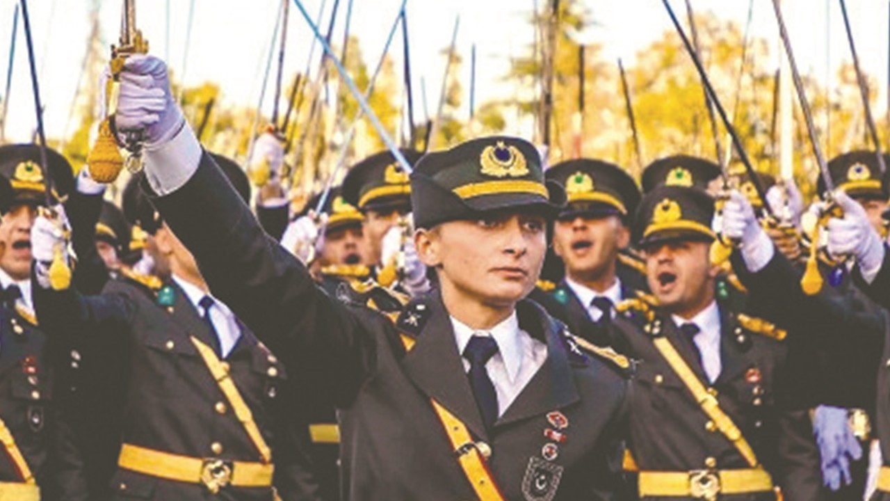 Disiplinsiz teğmenler ordudan atılsın! Cuntacıların TSK’da yeri yok