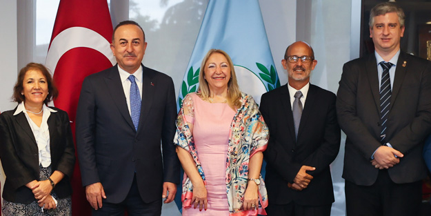 Dışişleri Bakanı Çavuşoğlu, Parlatino Başkanı ile görüştü