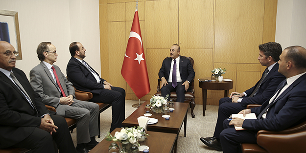 Dışişleri Bakanı Çavuşoğlu Suriyeli heyeti kabul etti