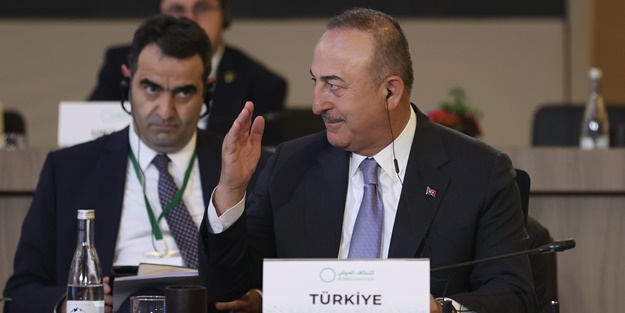 Dışişleri Bakanı Çavuşoğlu'ndan net mesaj: PKK eliyle olmaz!