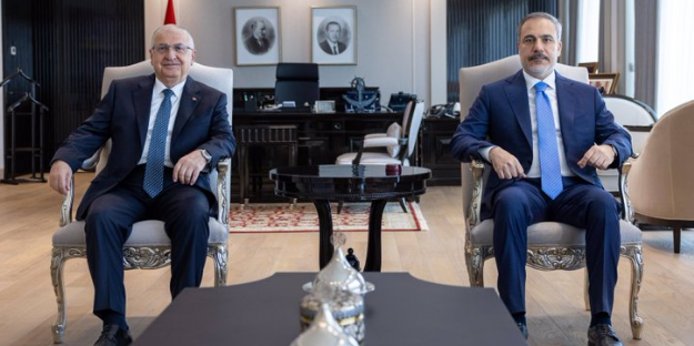 Dışişleri Bakanı Fidan, Milli Savunma Bakanı Güler ile bir araya geldi