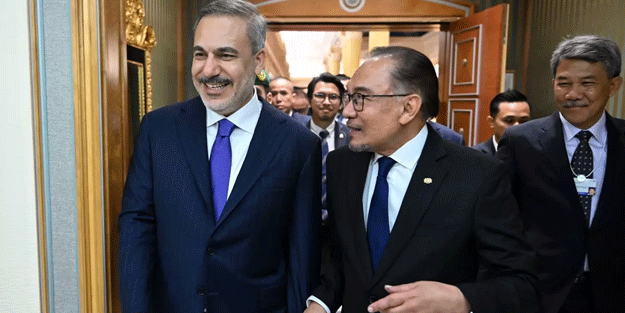 Dışişleri Bakanı Hakan Fidan, İbrahim ile görüştü