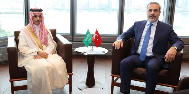  Hakan Fidan, Faysal bin Ferhan ile görüştü