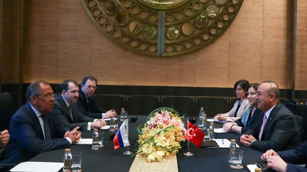 Dışişleri Bakanı Mevlüt Çavuşoğlu, Rus mevkidaşı ile görüştü