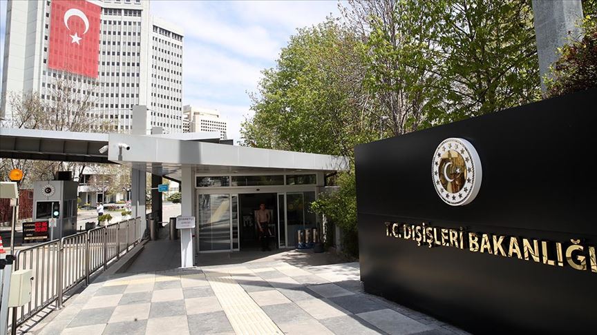 Dışişleri Bakanlığı: Fransa artık kendini dev aynasında görmekten vazgeçmeli