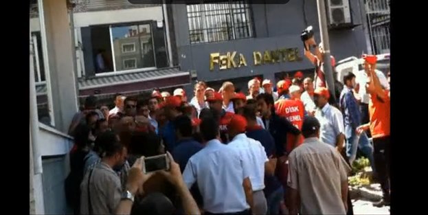 DİSK üyesinden kadın muhabire taciz!