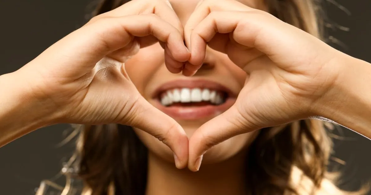 Dişlerinizi gören, doktorunuzu soracak! 5 adımda alayı bembeyaz olacak! Gerçekten bu yöntem bir harika