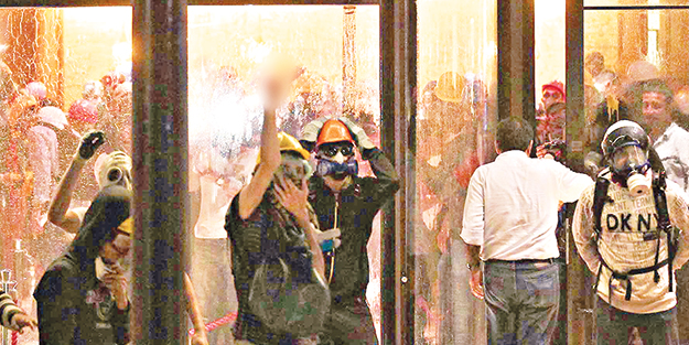 Divan Oteli 3 senedir vergi ödemiyor