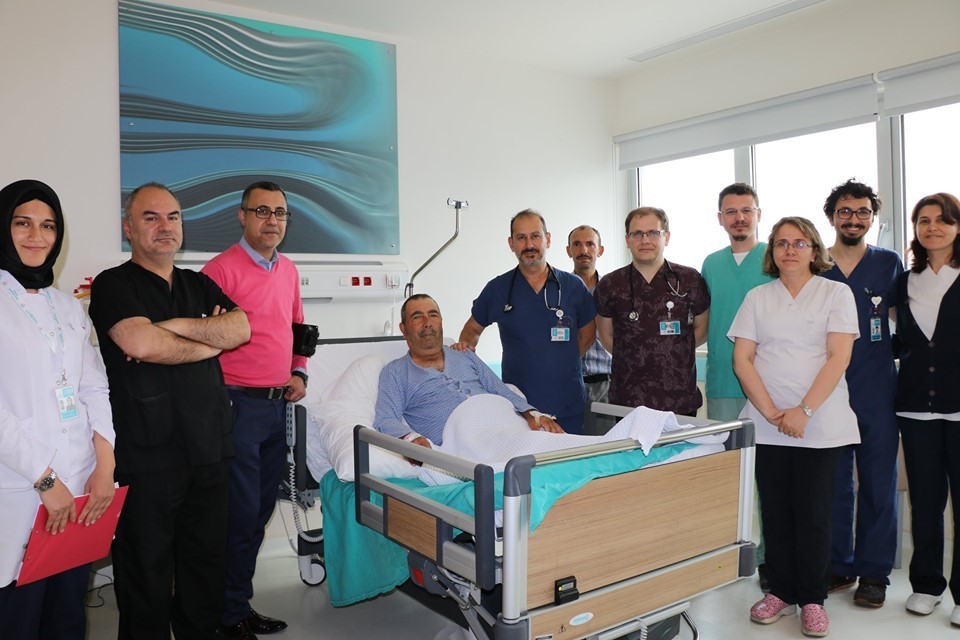 Diyabetten 1 bacağını kaybeden hasta, yapılan operasyonla diğer bacağını kazandı 