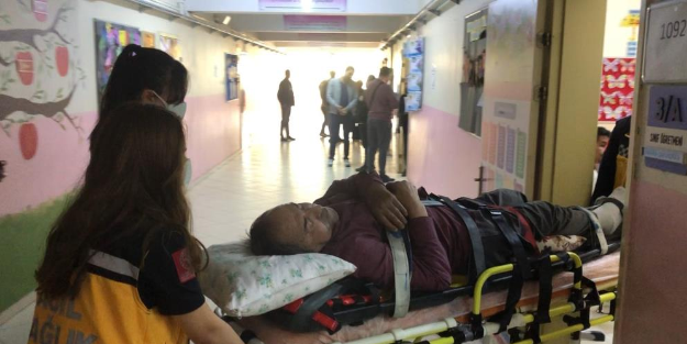 Diyaliz hastası sedyeyle oy kullandı