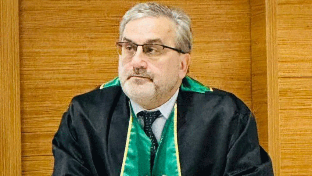 Diyanet, Diyanet’i ve cemaatleri sık sık eleştirdiği için Konak hakkında ‘sahnede gebermiş’ diyen müftü hakkında soruşturma başlattı!