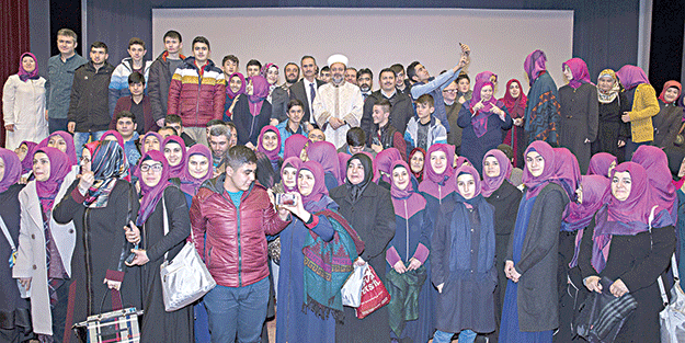 Diyanet, engelli öğrencileri umreye götürdü
