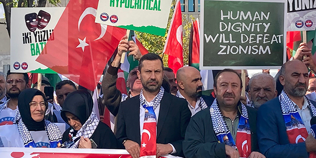 Diyanet görevlilerinden ABD Büyükelçiliği önünde protesto
