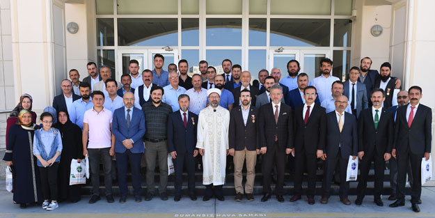 Diyanet İşleri Başkanı Ali Erbaş, 15 Temmuz gazileriyle bir araya geldi