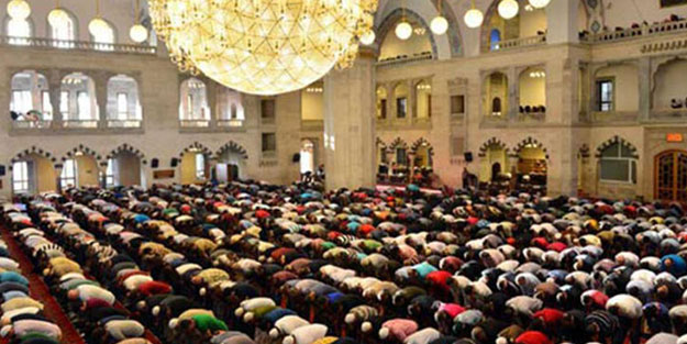 Diyanet İşleri Başkanı Ali Erbaş merak edilen soruyu cevapladı! “Ramazan’da teravih namazları camilerde kılınacak mı?”