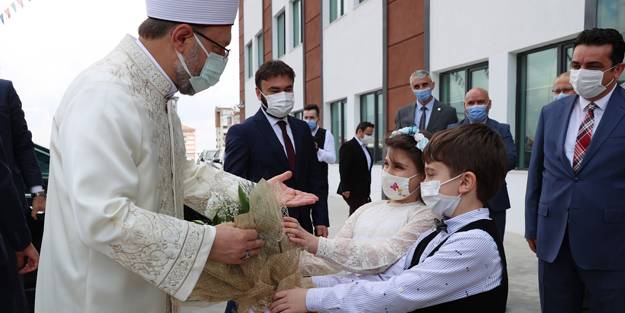 Diyanet İşleri Başkanı Ali Erbaş: Öğretmenler Peygamber Efendimizin varisidir