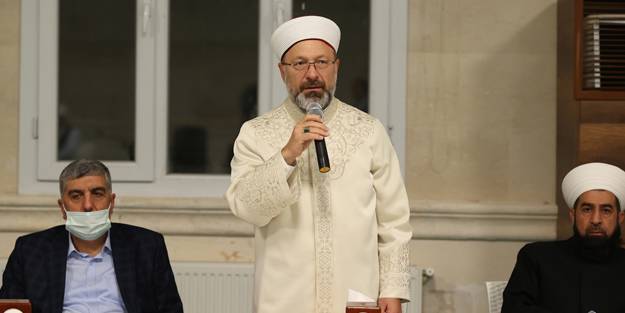 Diyanet İşleri Başkanı Ali Erbaş uyardı: Sosyal medya ile gençlere dinsizlik aşılanıyor